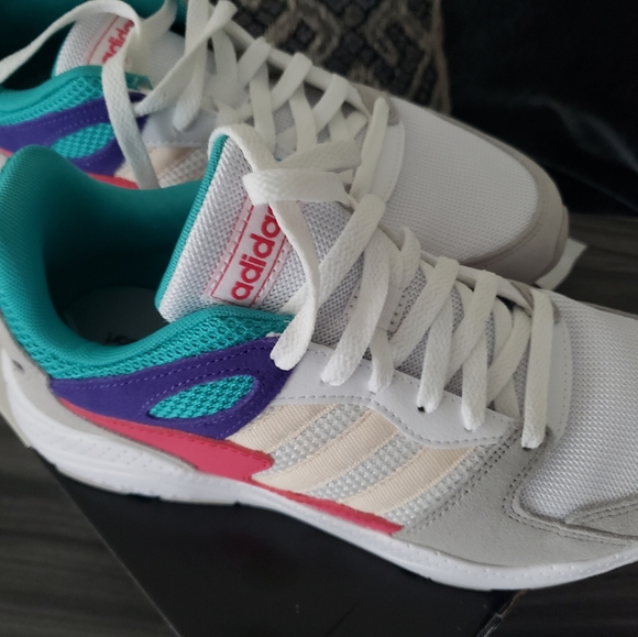 Adidas - Picture 6 of 11